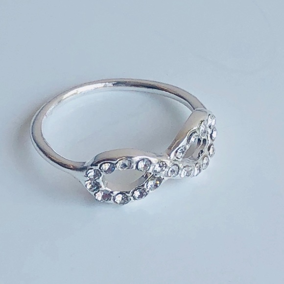 Silver Plated Infinity Ring Size 6.5 - Picture 2 of 5